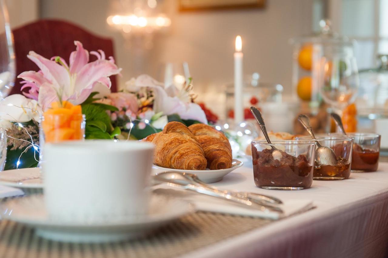 Le Petit Matin Bed & Breakfast Bayeux Bagian luar foto